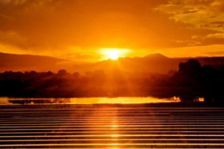 インドは、コビト - 19にもかかわらず2020年の最初の9ヵ月で、屋根の太陽の883 MWを加えます